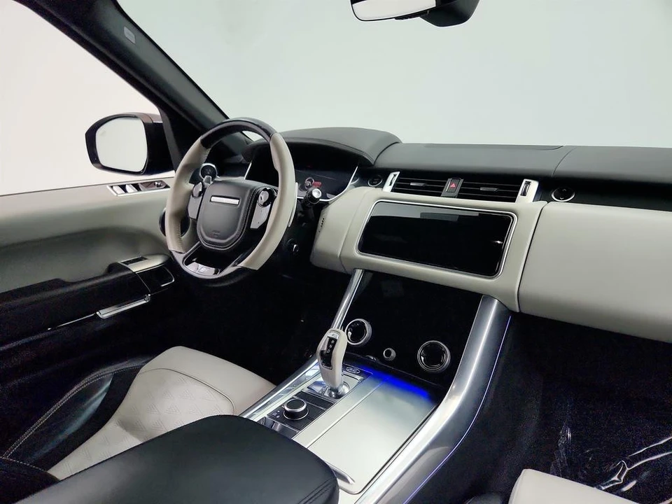 2019 Land Rover Range Rover Sport SVR L494 - Image 27 of 31