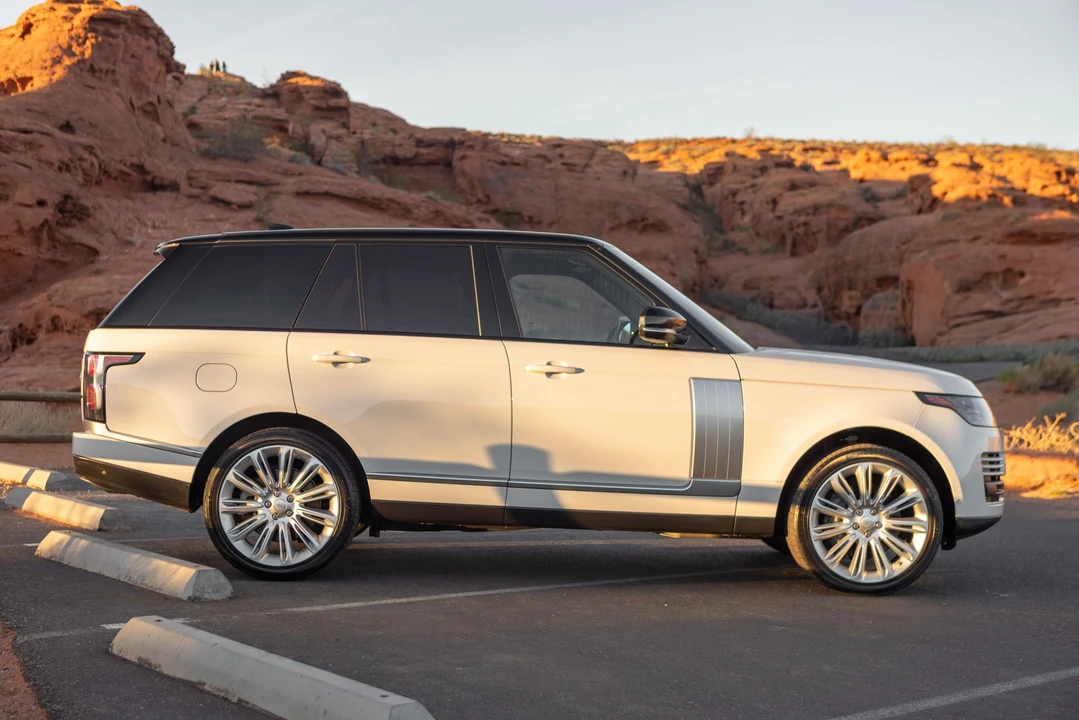 2019 Land Rover Range Rover L405 - Image 8 of 21