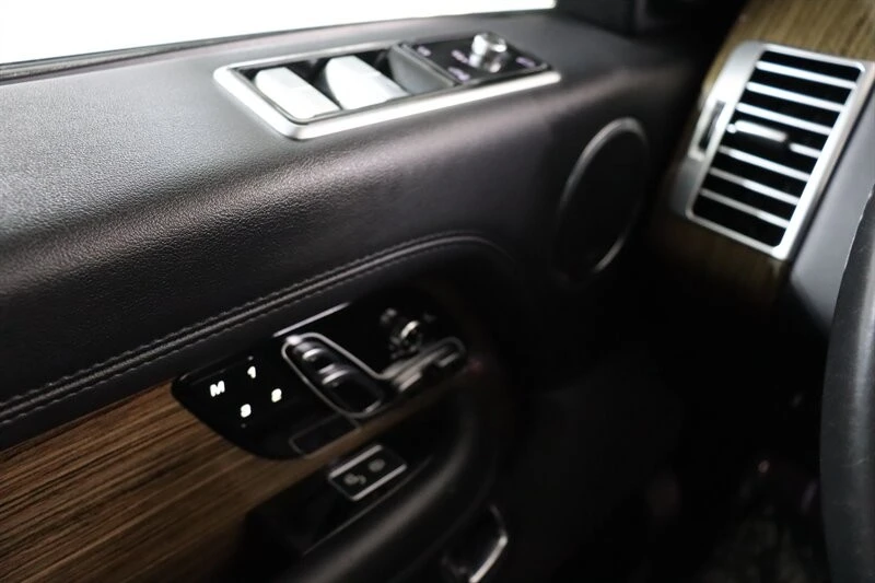 2019 Land Rover Range Rover L405 - Image 14 of 30