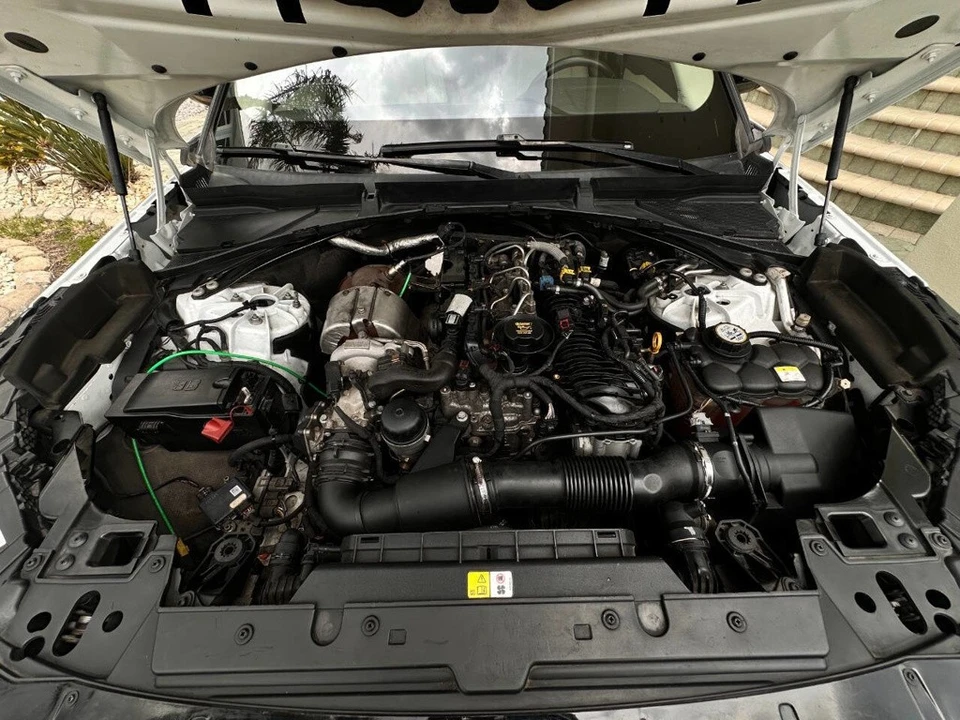 2019 Land Rover Range Rover Velar - Image 9 of 24
