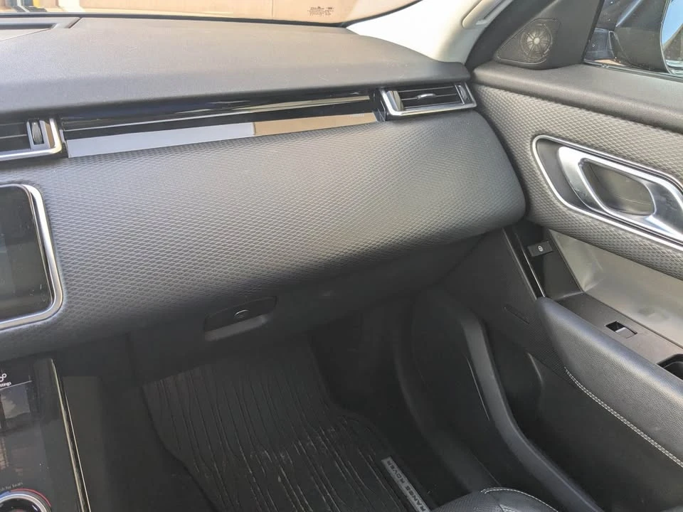 2019 Land Rover Range Rover Velar - Image 12 of 17