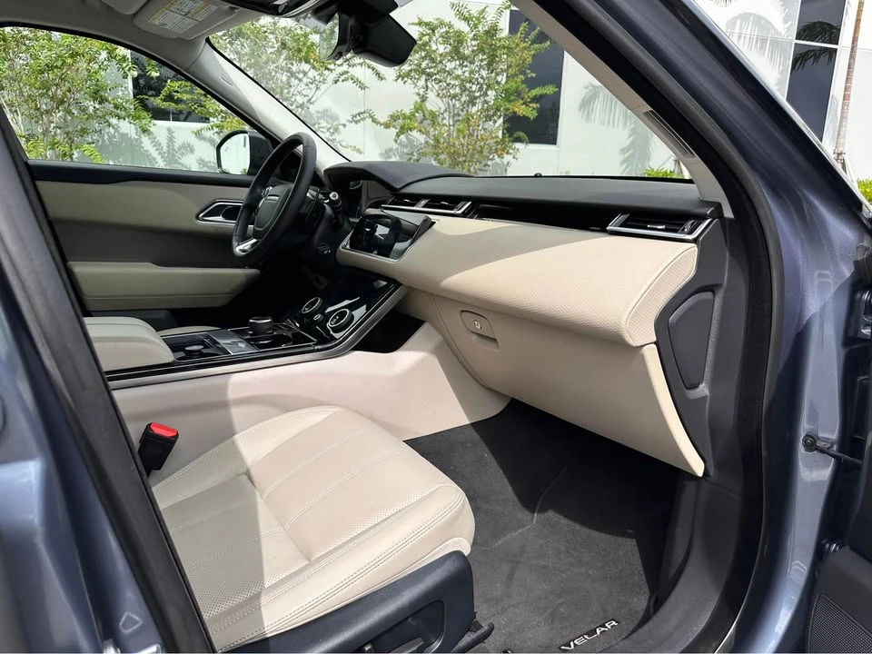 2019 Land Rover Range Rover Velar - Image 16 of 17