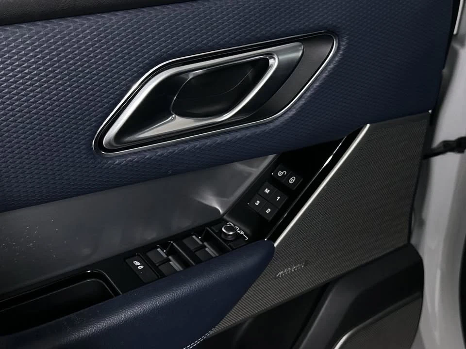 2019 Land Rover Range Rover Velar - Image 10 of 20