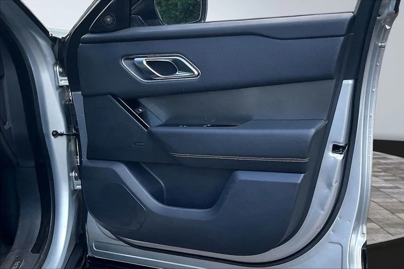 2019 Land Rover Range Rover Velar - Image 17 of 20