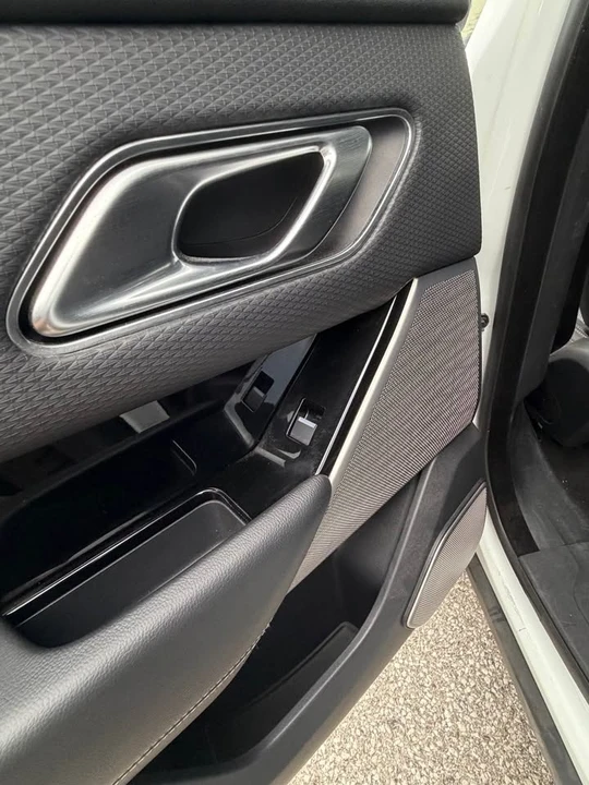 2019 Land Rover Range Rover Velar - Image 2 of 9