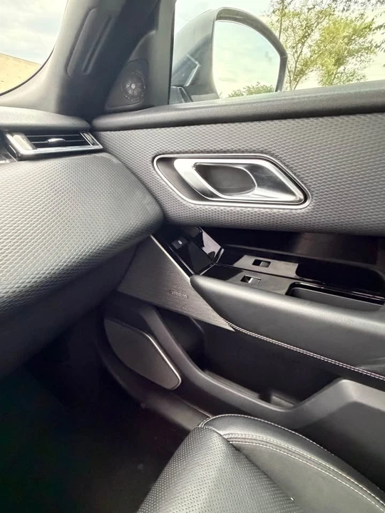 2019 Land Rover Range Rover Velar - Image 5 of 9