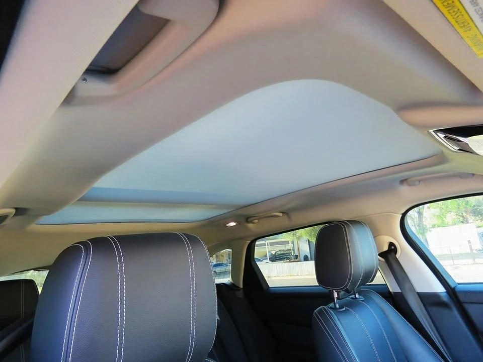 2019 Land Rover Range Rover Velar - Image 15 of 20