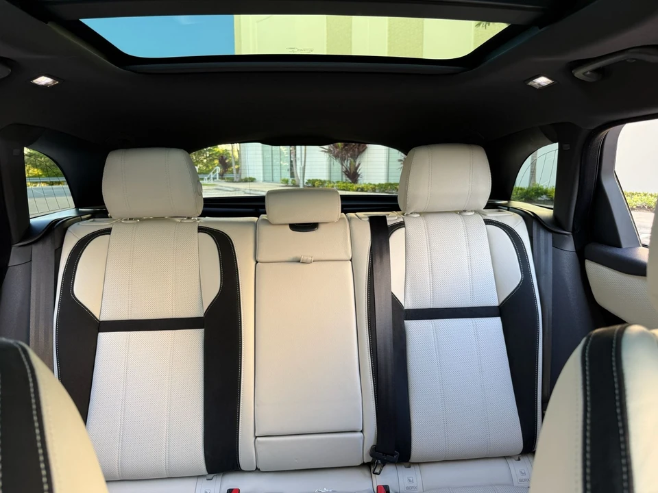 2019 Land Rover Range Rover Velar - Image 17 of 21