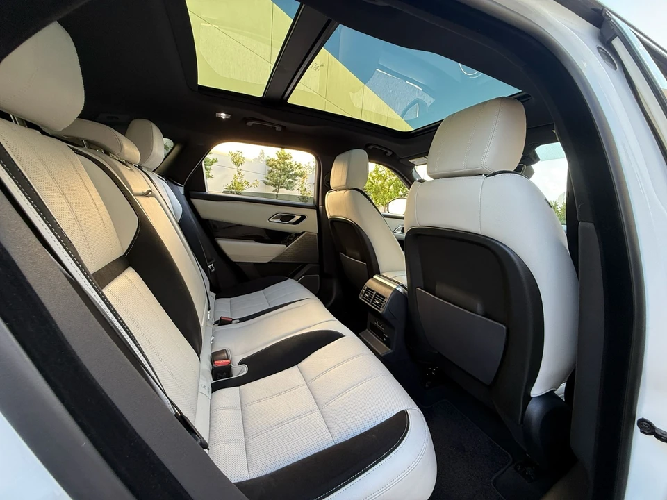 2019 Land Rover Range Rover Velar - Image 16 of 21