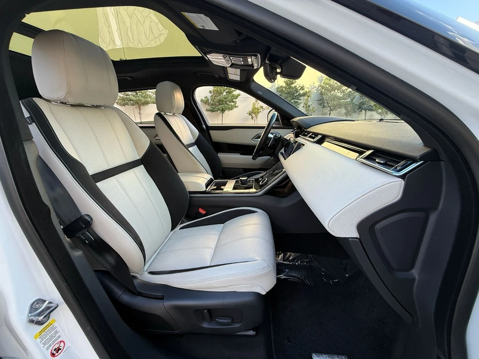 2019 Land Rover Range Rover Velar - Image 15 of 21