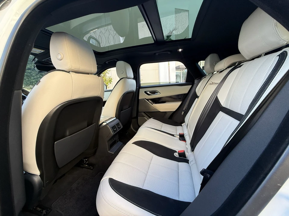 2019 Land Rover Range Rover Velar - Image 14 of 21