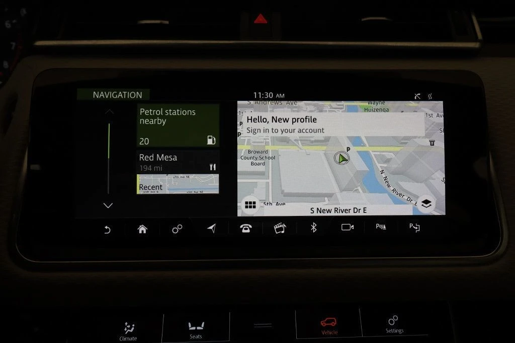 2019 Land Rover Range Rover Velar - Image 10 of 12