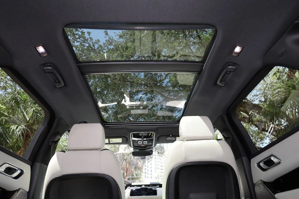 2019 Land Rover Range Rover Velar - Image 11 of 12