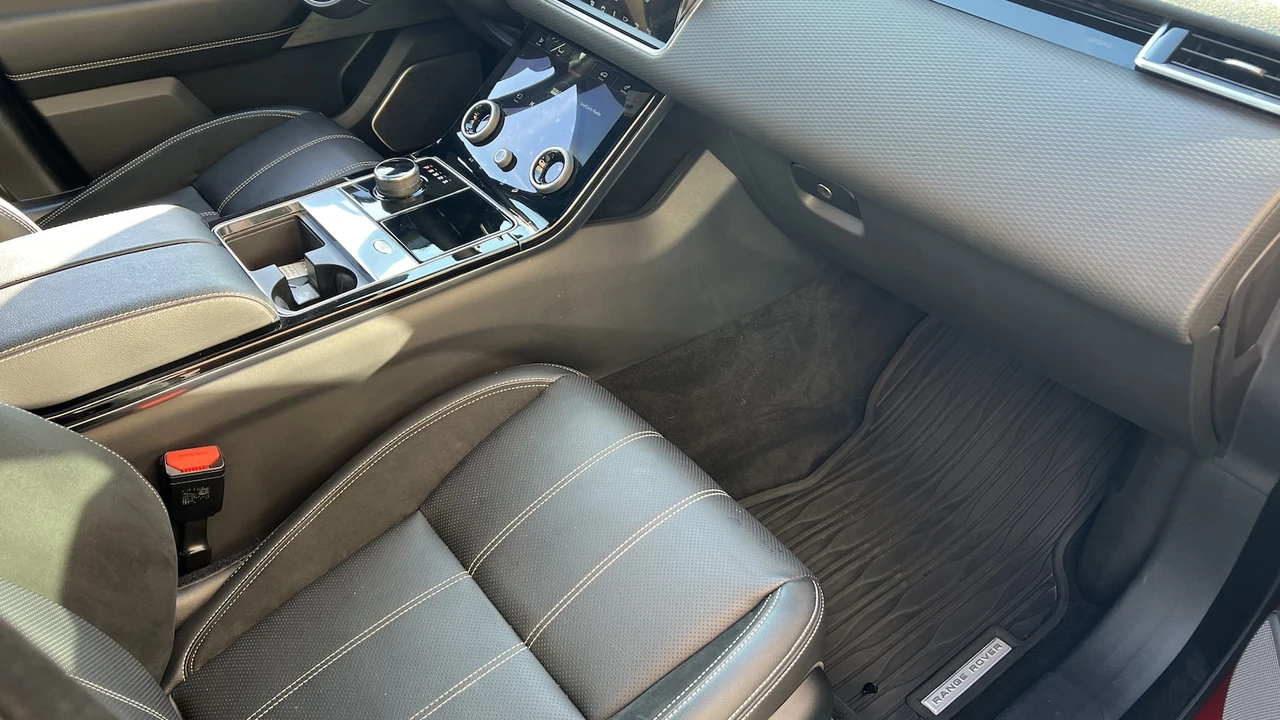 2019 Land Rover Range Rover Velar - Image 6 of 9