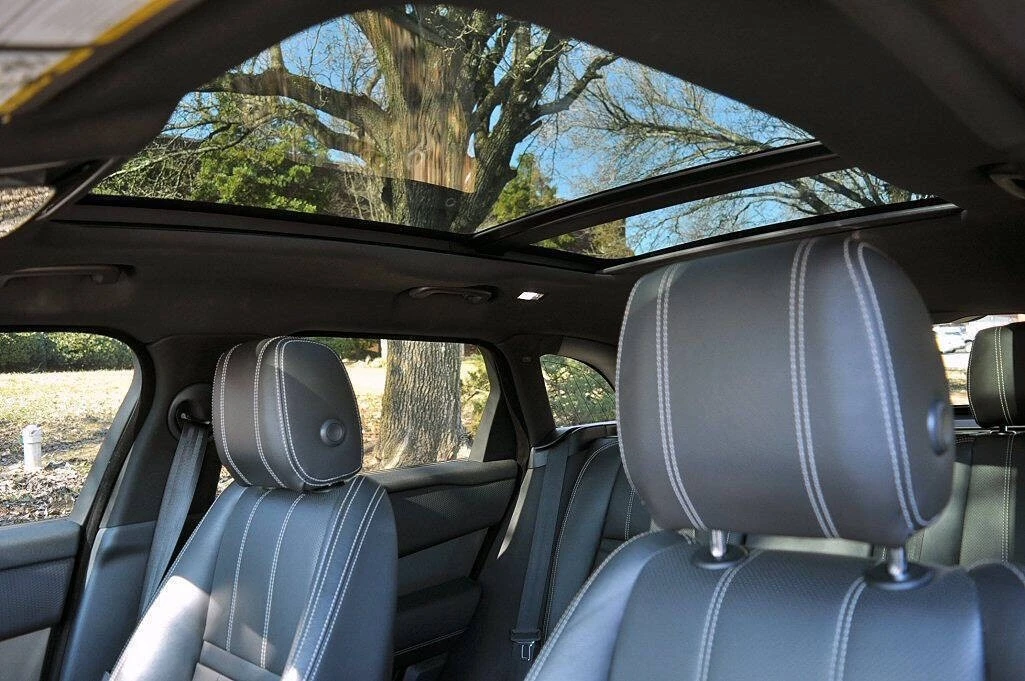2019 Land Rover Range Rover Velar - Image 10 of 15
