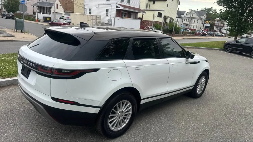 2019 Land Rover Range Rover Velar - Image 10 of 17