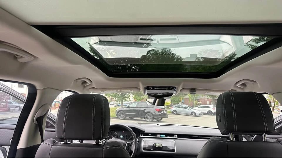 2019 Land Rover Range Rover Velar - Image 13 of 17