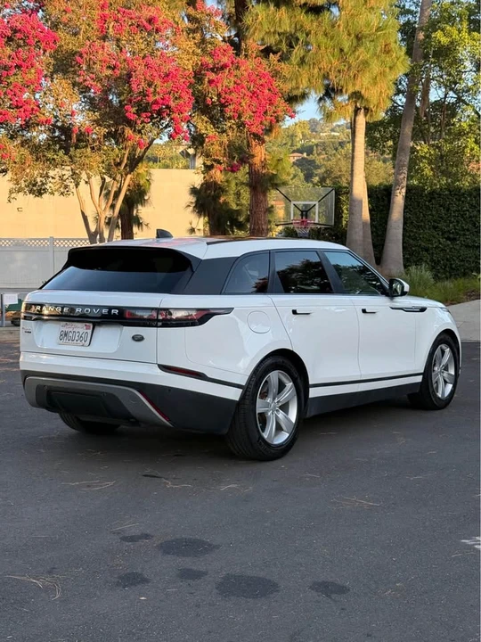 2019 Land Rover Range Rover Velar - Image 10 of 16
