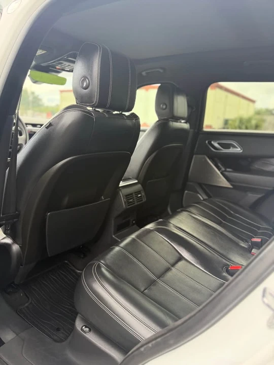 2019 Land Rover Range Rover Velar - Image 10 of 16