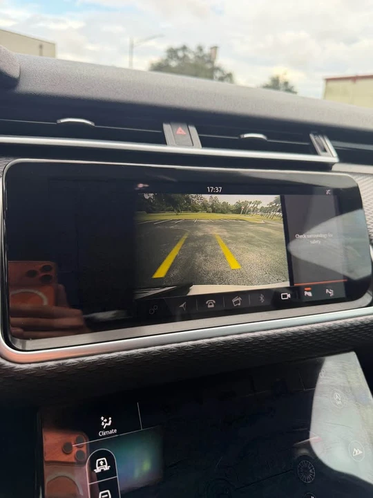 2019 Land Rover Range Rover Velar - Image 15 of 16