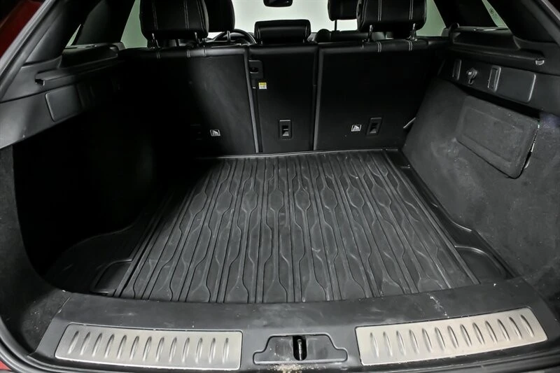 2019 Land Rover Range Rover Velar - Image 13 of 21