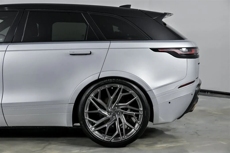 2019 Land Rover Range Rover Velar - Image 9 of 21