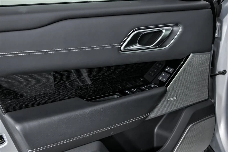 2019 Land Rover Range Rover Velar - Image 18 of 21