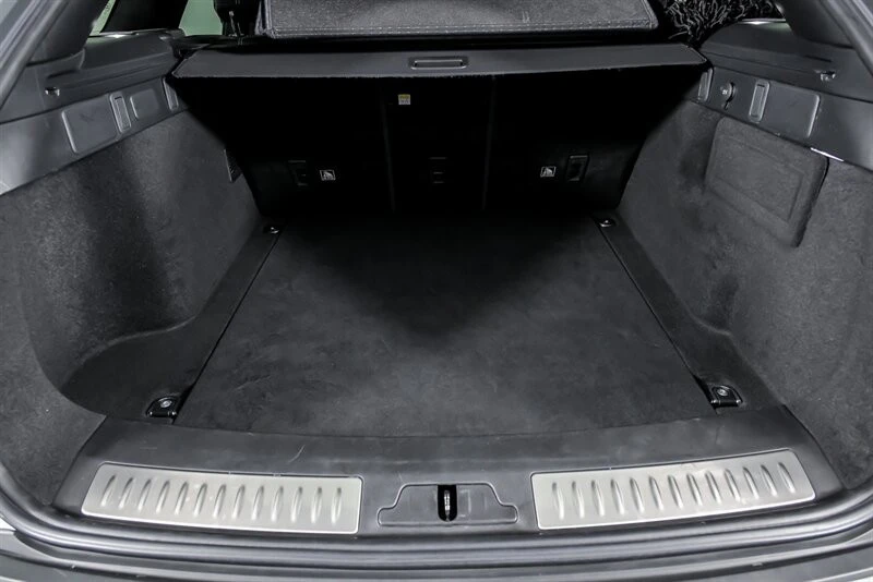 2019 Land Rover Range Rover Velar - Image 16 of 21