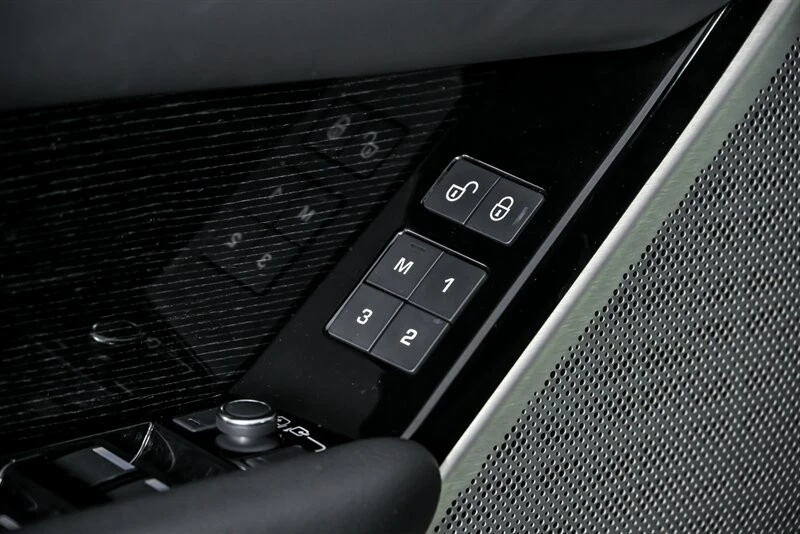 2019 Land Rover Range Rover Velar - Image 20 of 21