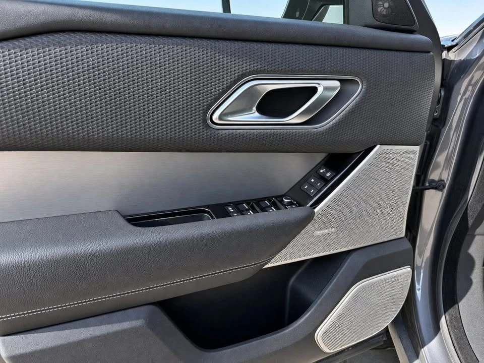 2019 Land Rover Range Rover Velar - Image 5 of 11