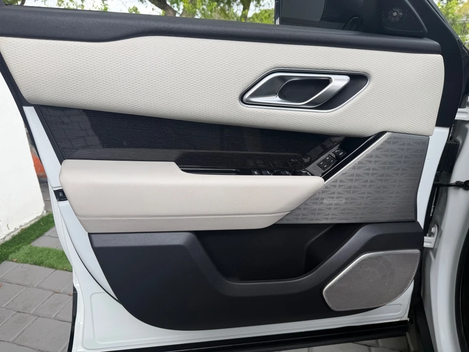 2019 Land Rover Range Rover Velar - Image 21 of 21