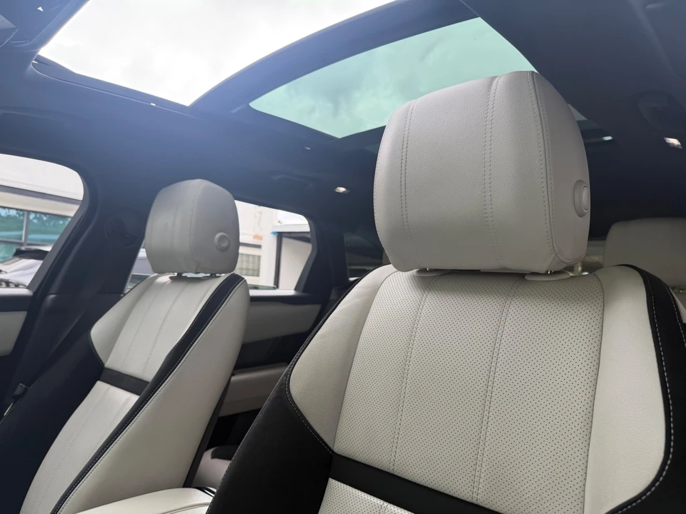 2019 Land Rover Range Rover Velar - Image 19 of 21