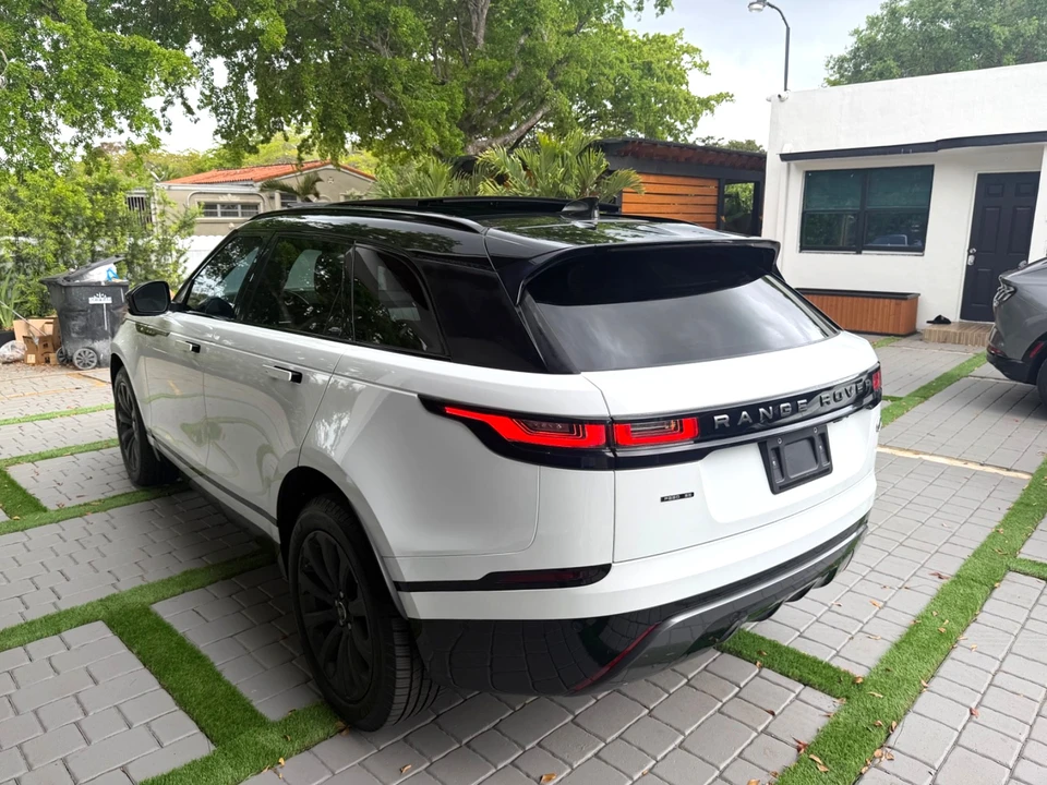 2019 Land Rover Range Rover Velar - Image 14 of 21