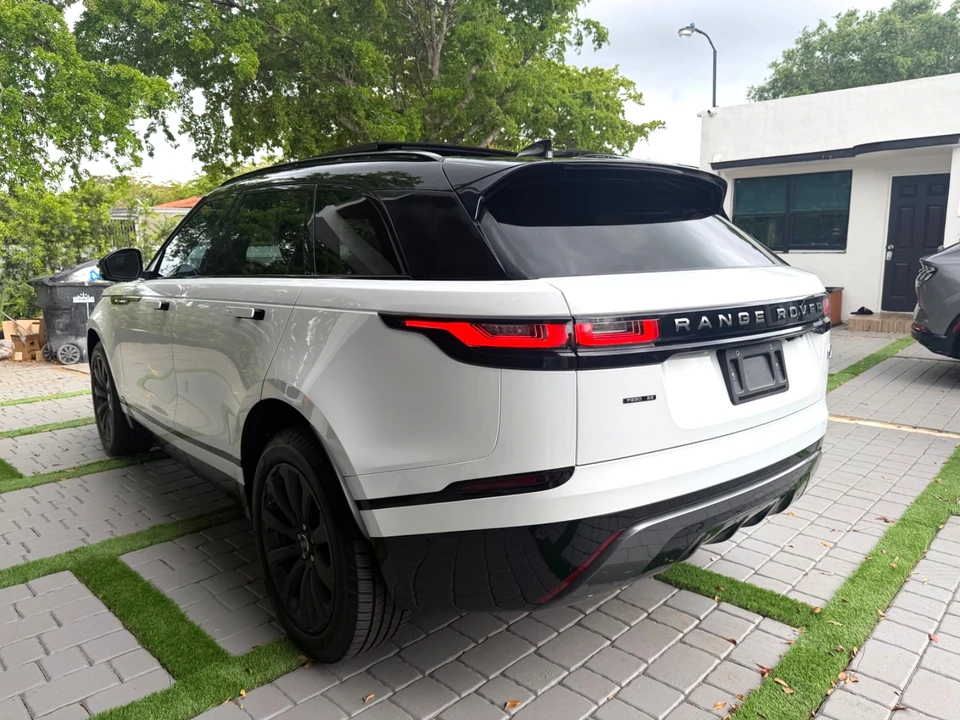 2019 Land Rover Range Rover Velar - Image 15 of 21