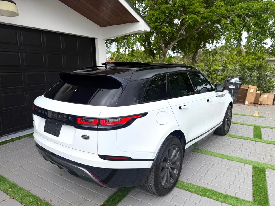 2019 Land Rover Range Rover Velar - Image 10 of 21
