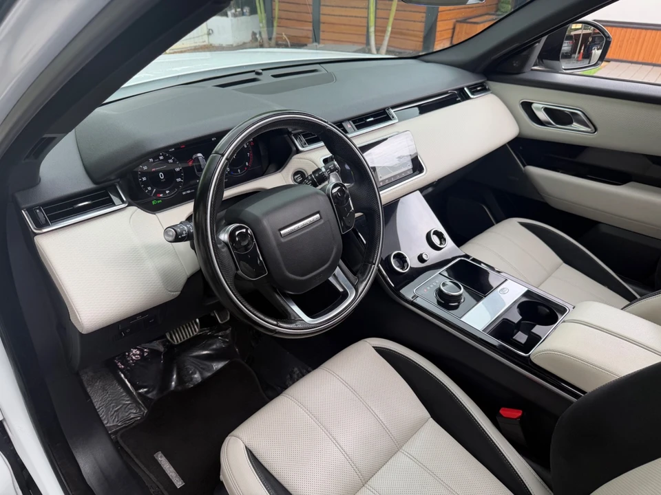 2019 Land Rover Range Rover Velar - Image 17 of 21