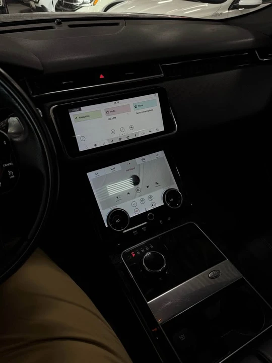 2019 Land Rover Range Rover Velar - Image 10 of 18
