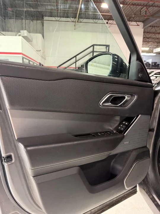 2019 Land Rover Range Rover Velar - Image 14 of 18
