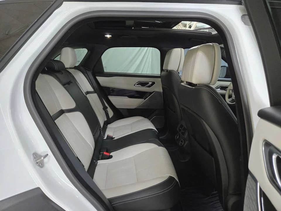 2019 Land Rover Range Rover Velar - Image 11 of 18