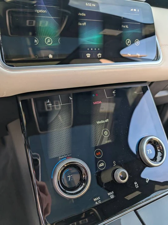 2019 Land Rover Range Rover Velar - Image 12 of 19