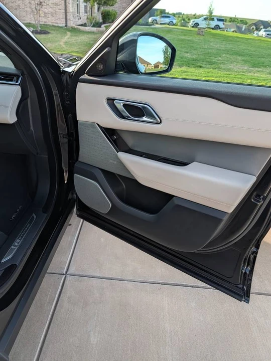 2019 Land Rover Range Rover Velar - Image 17 of 19