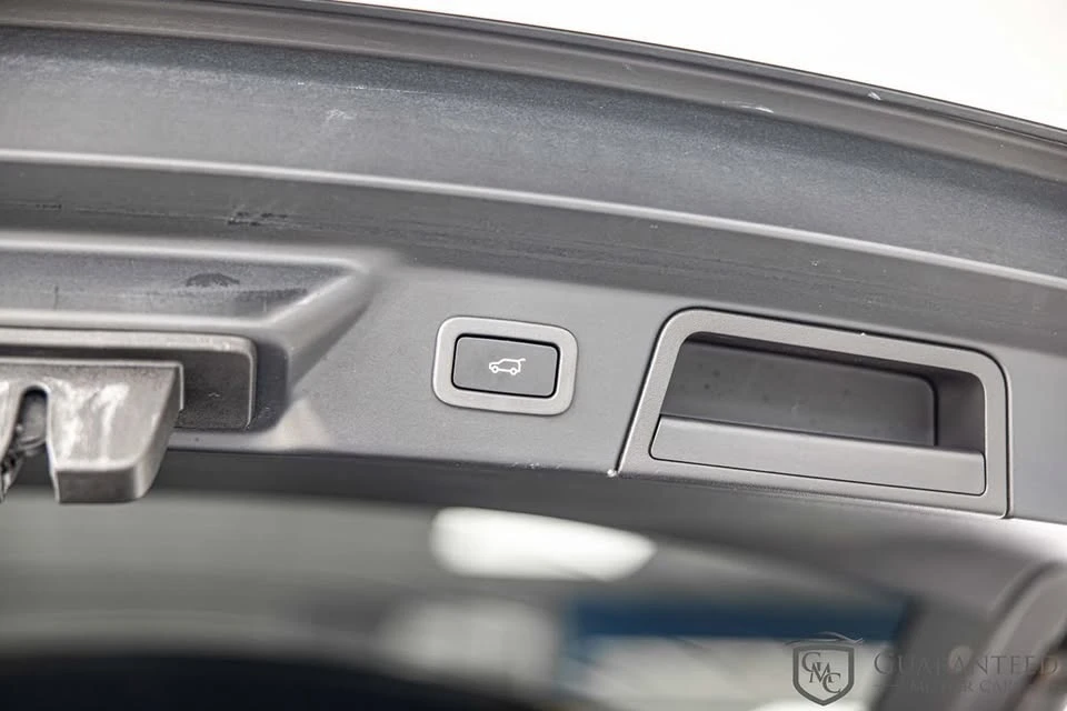 2019 Land Rover Range Rover Velar - Image 17 of 20