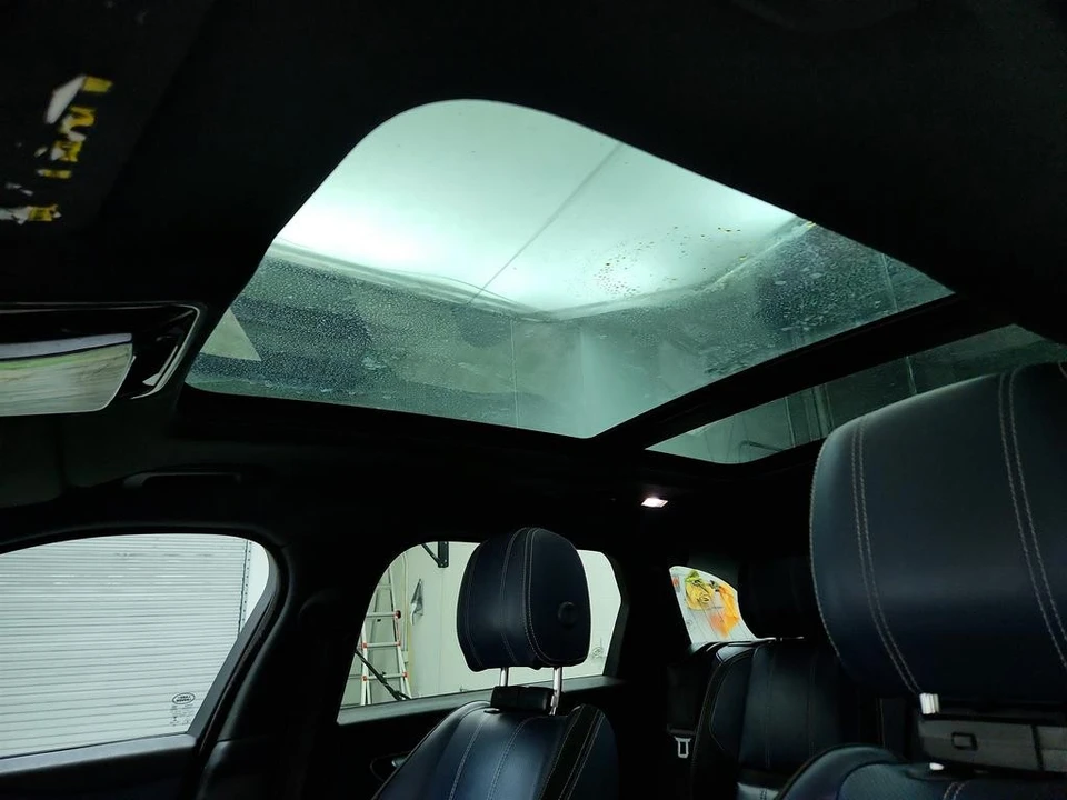 2019 Land Rover Range Rover Velar - Image 15 of 21