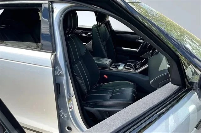 2019 Land Rover Range Rover Velar - Image 10 of 12
