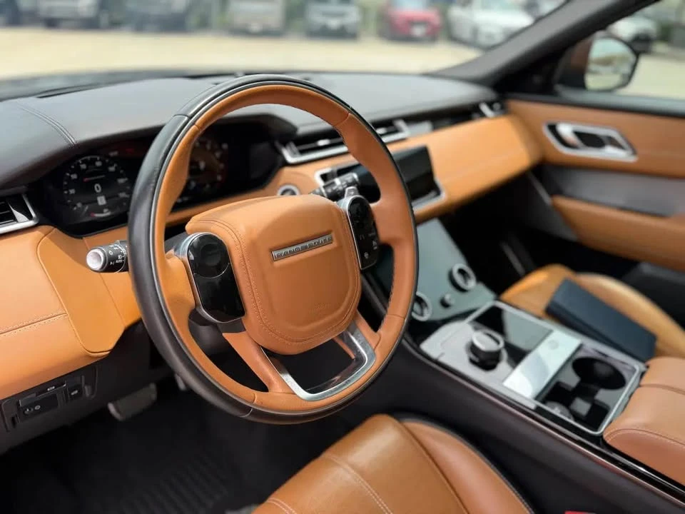 2019 Land Rover Range Rover Velar - Image 9 of 17