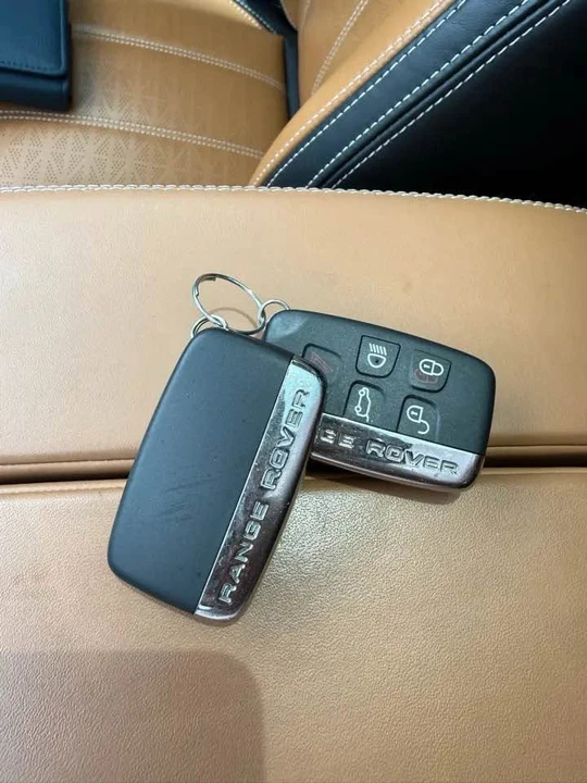 2019 Land Rover Range Rover Velar - Image 16 of 17