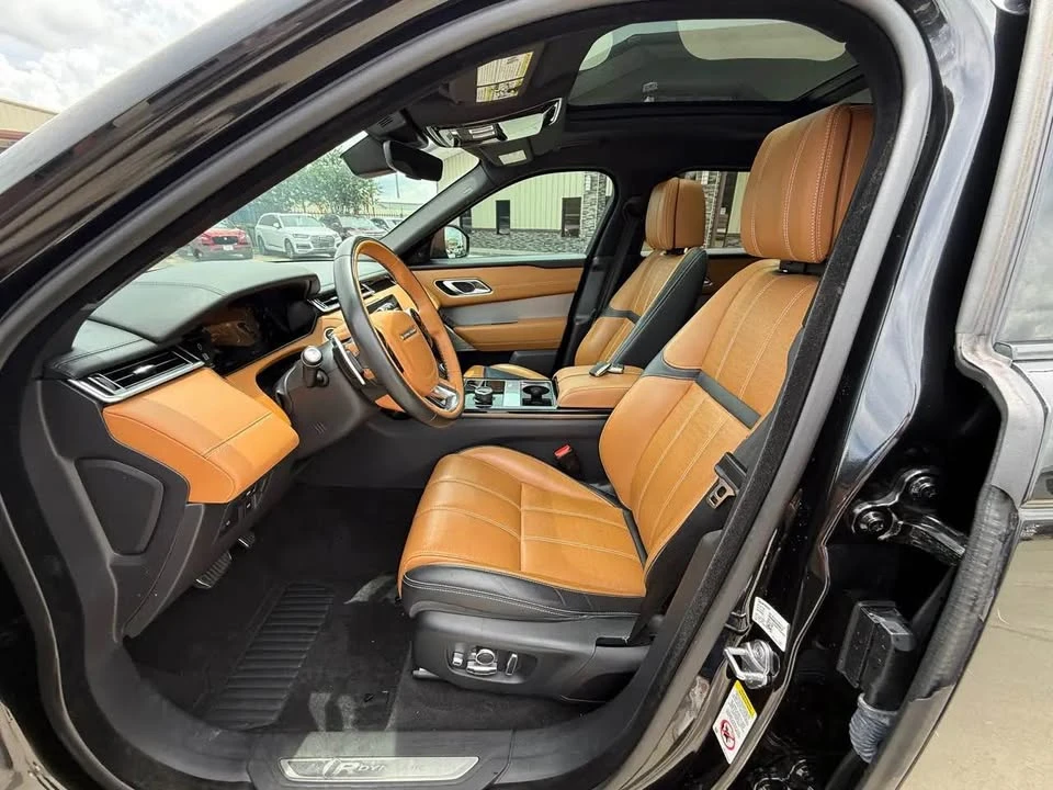 2019 Land Rover Range Rover Velar - Image 11 of 17