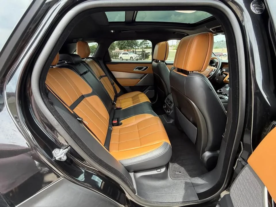 2019 Land Rover Range Rover Velar - Image 10 of 17