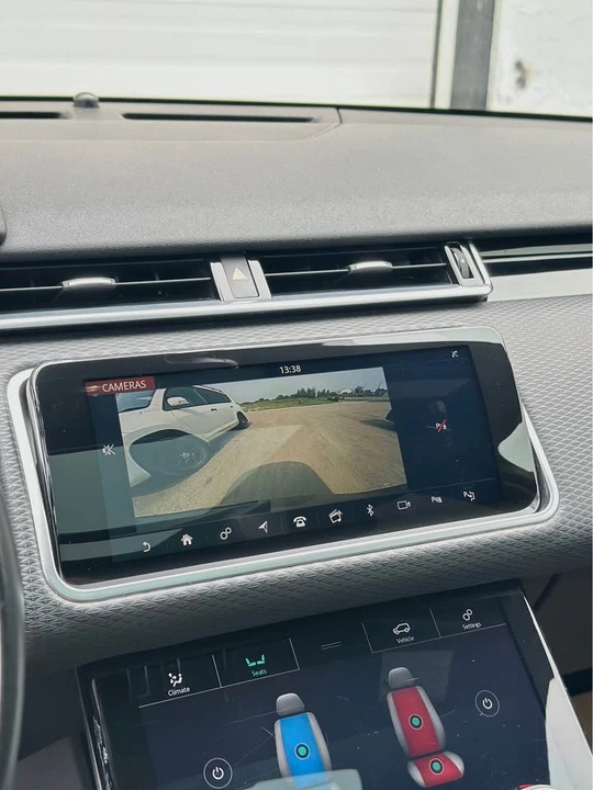 2019 Land Rover Range Rover Velar - Image 13 of 20