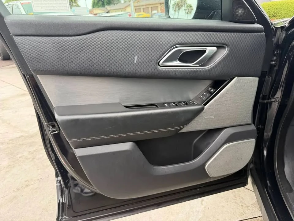 2019 Land Rover Range Rover Velar - Image 15 of 17